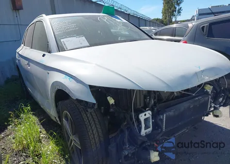 2021 Audi Q5 Premium Plus 55 Tfsi E Quattro S Tronic z USA, uszkodzony, nr VIN WA1E2AFY3M2043058